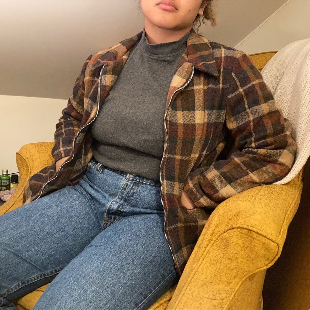 DARK GRAY TURTLENECK